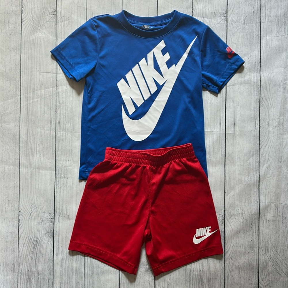 Nike 2-Piece Set Boys Size 4-5T